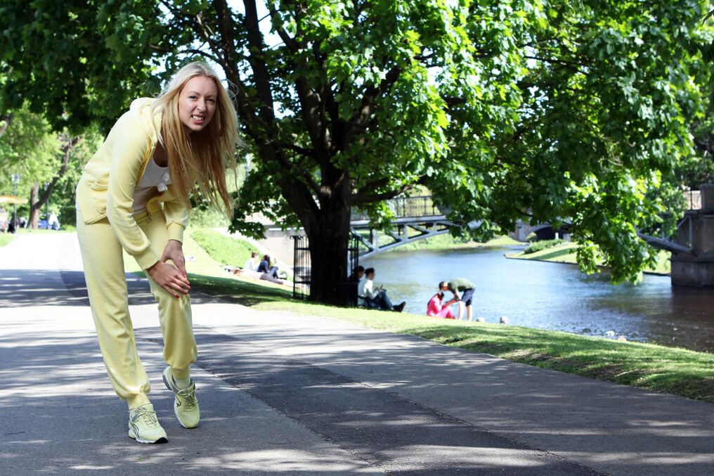 Girl with osteoarthritis of the knee joint