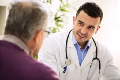 The doctor gives recommendations for the prevention of osteochondrosis of the thoracic spine.