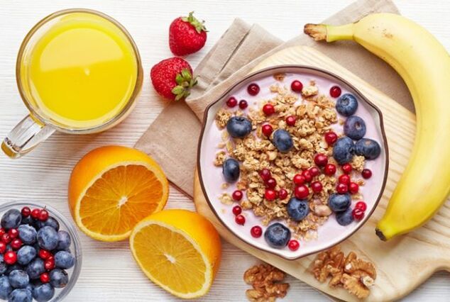 A balanced diet will help you adjust your weight and reduce the load on your joints due to osteoarthritis.