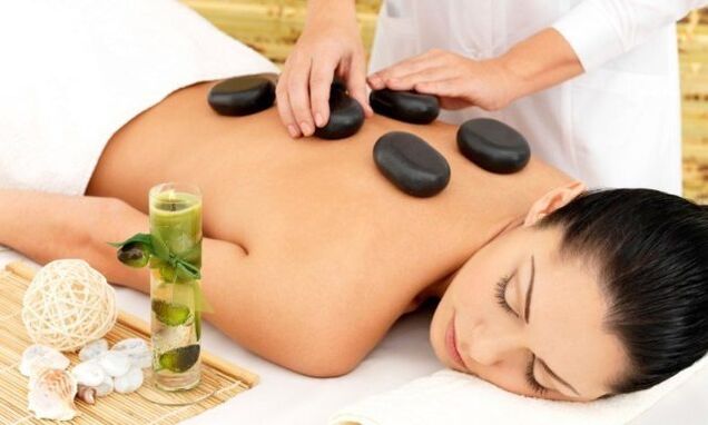 Tibetan medicine offers an effective approach to the treatment of osteoarthritis, for example stone therapy.